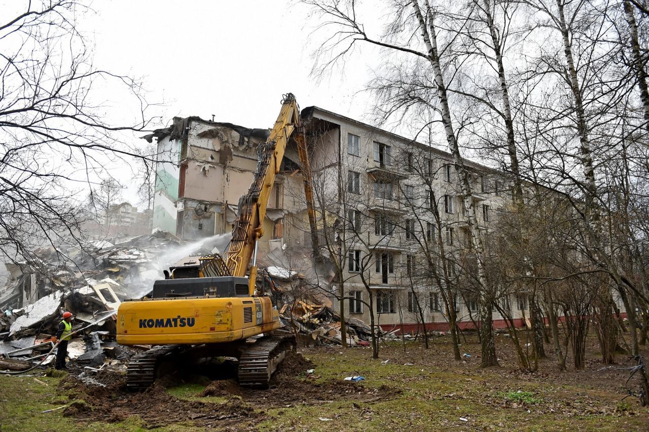 В Москве более 40 расселенных домов снесли по программе реновации с начала года