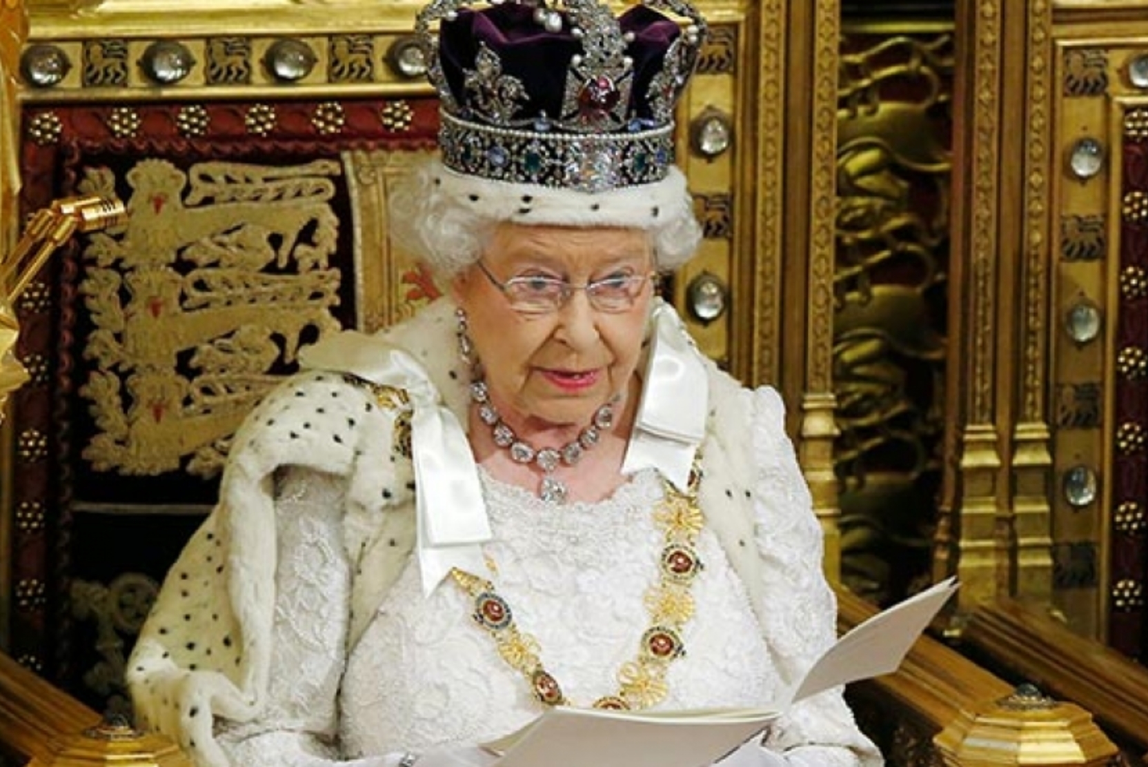 Британская королева Елизавета II впервые за 70 лет отсутствовала на скачках в Аскоте