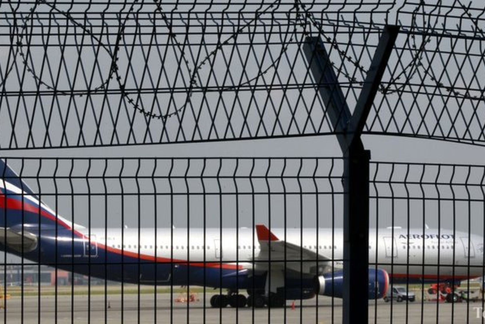 Новости за ночь: «Аэрофлот» отменил почти все рейсы в Прагу