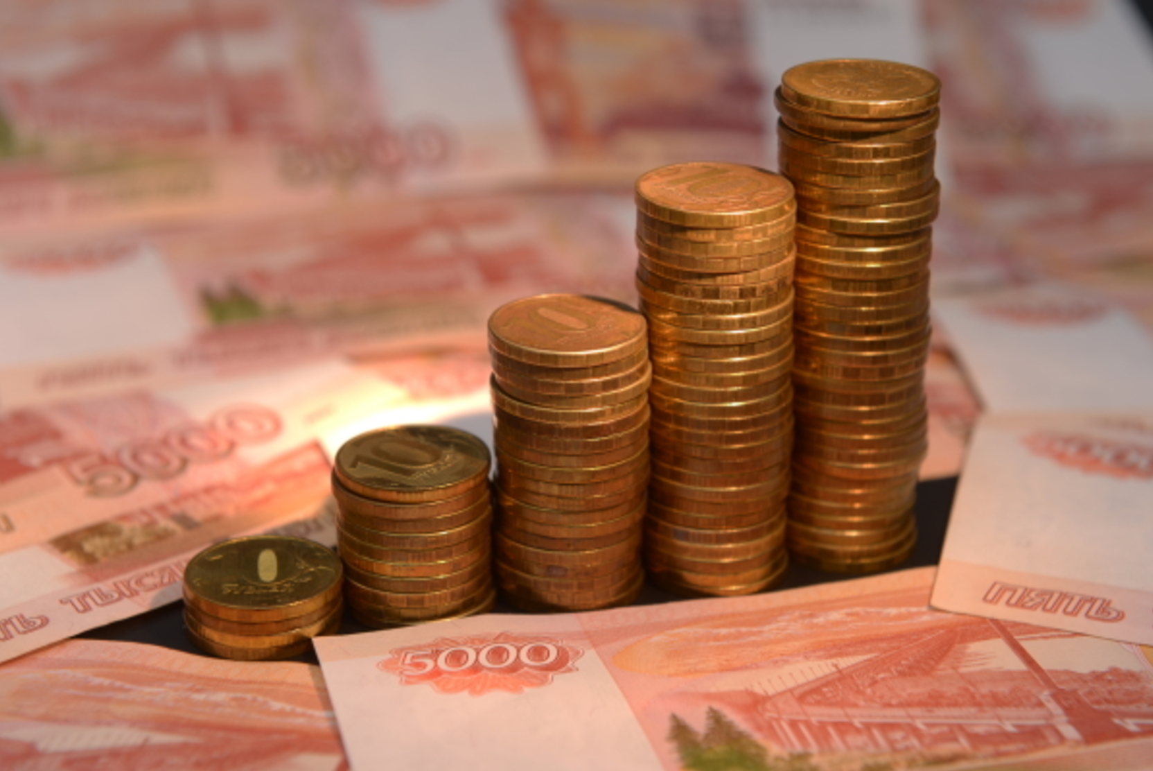 Финансист Бабин допустил ослабление рубля после 28 мая