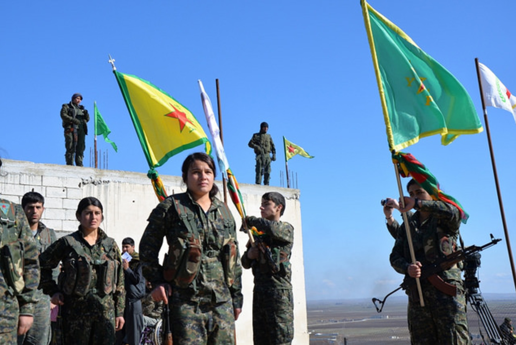 Турция обсуждает с Россией открытие неба Сирии для операции против курдов