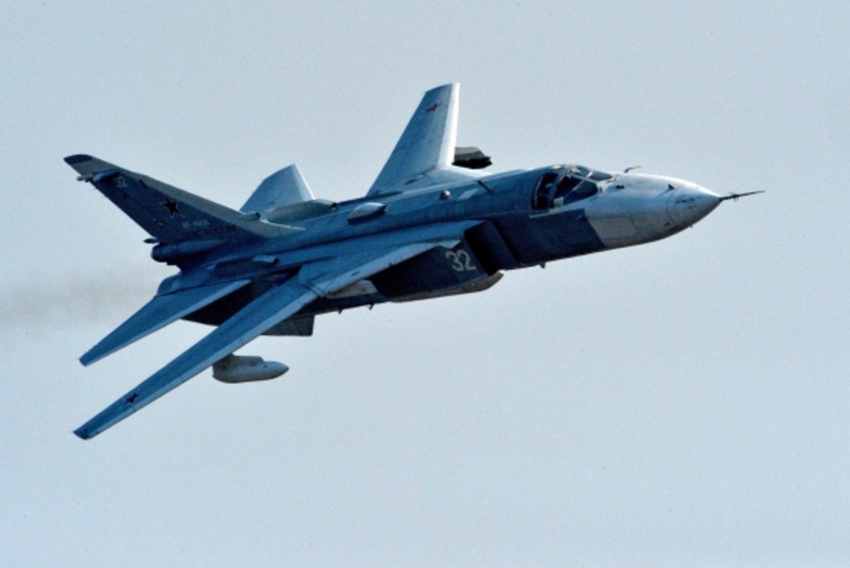 Минобороны показало кадры нанесения авиаудара Су-24М по позициям ВСУ