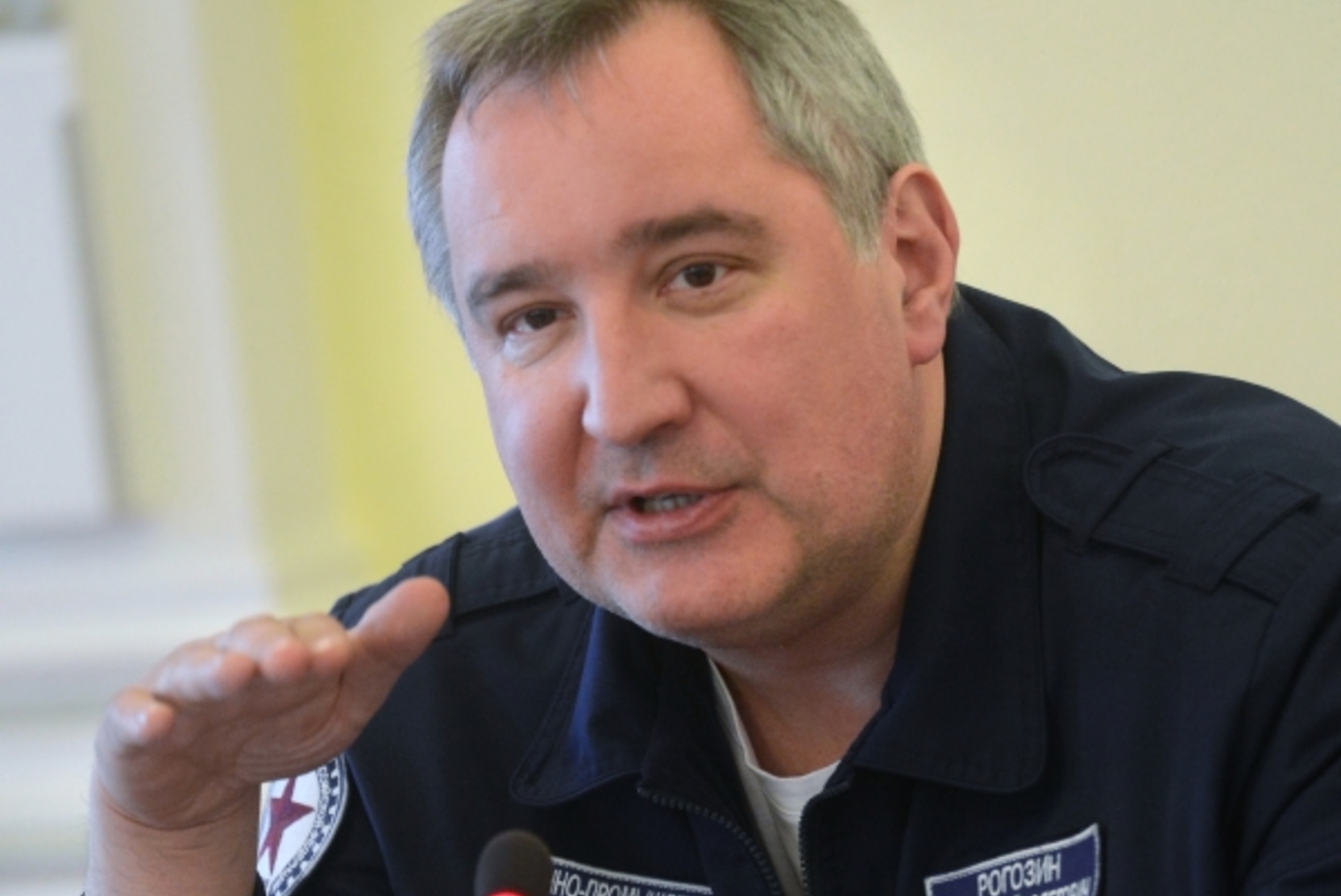 «Хорошо для человечества». В Госдуме посоветовали Рогозину вернуться на Луну