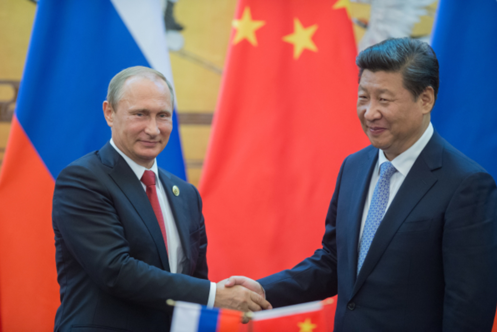Оружие и боеприпасы Запад грозит Китаю ответом в случае помощи России