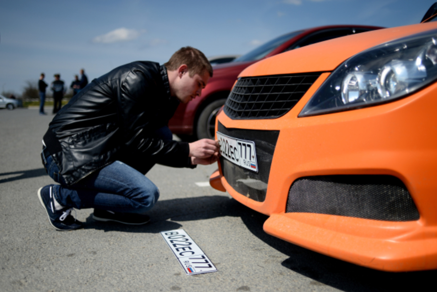 Российские автомобильные номера начали выдавать в Харьковской области