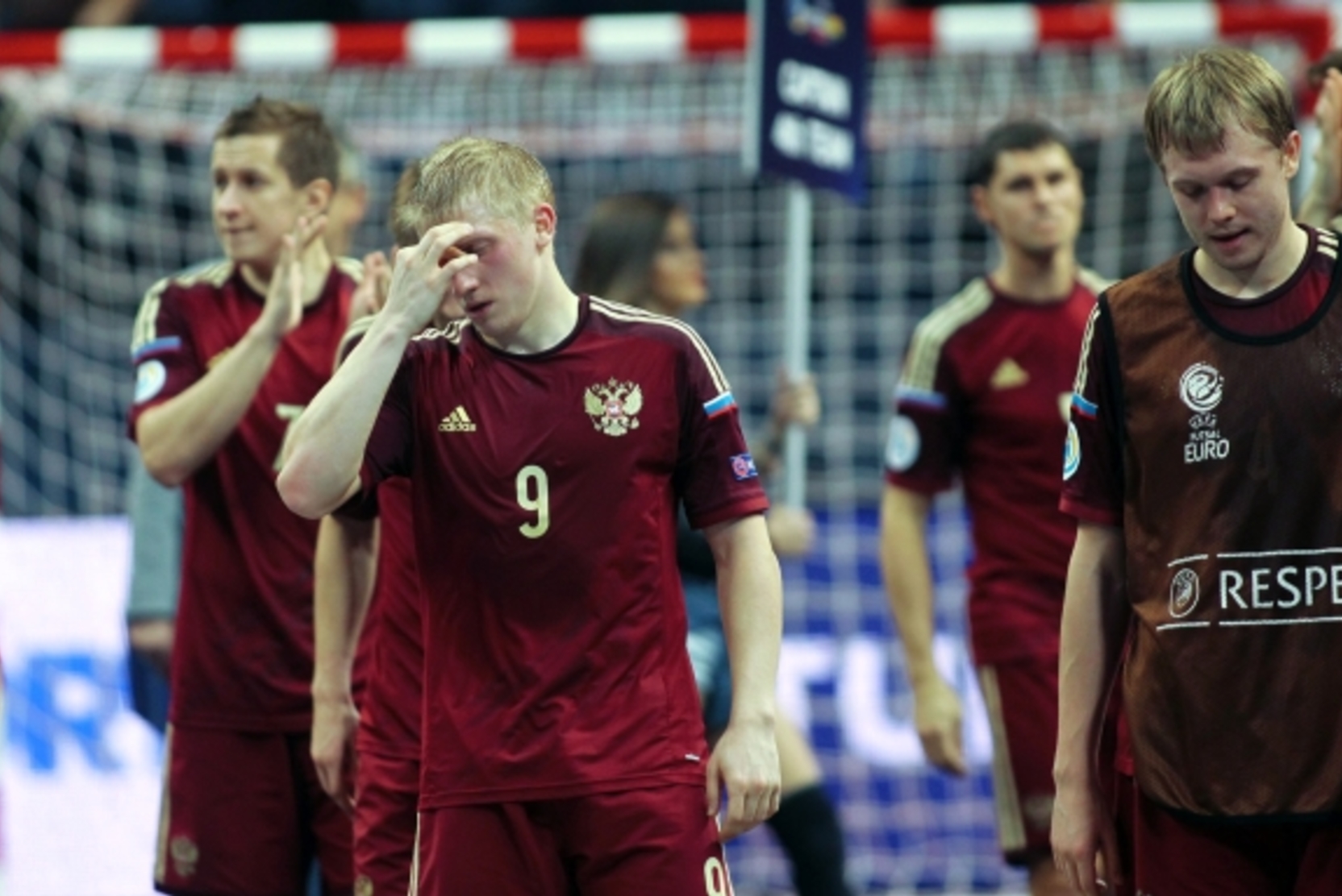 Российская сборная по мини-футболу обошла команду Франции со счетом 3:2 