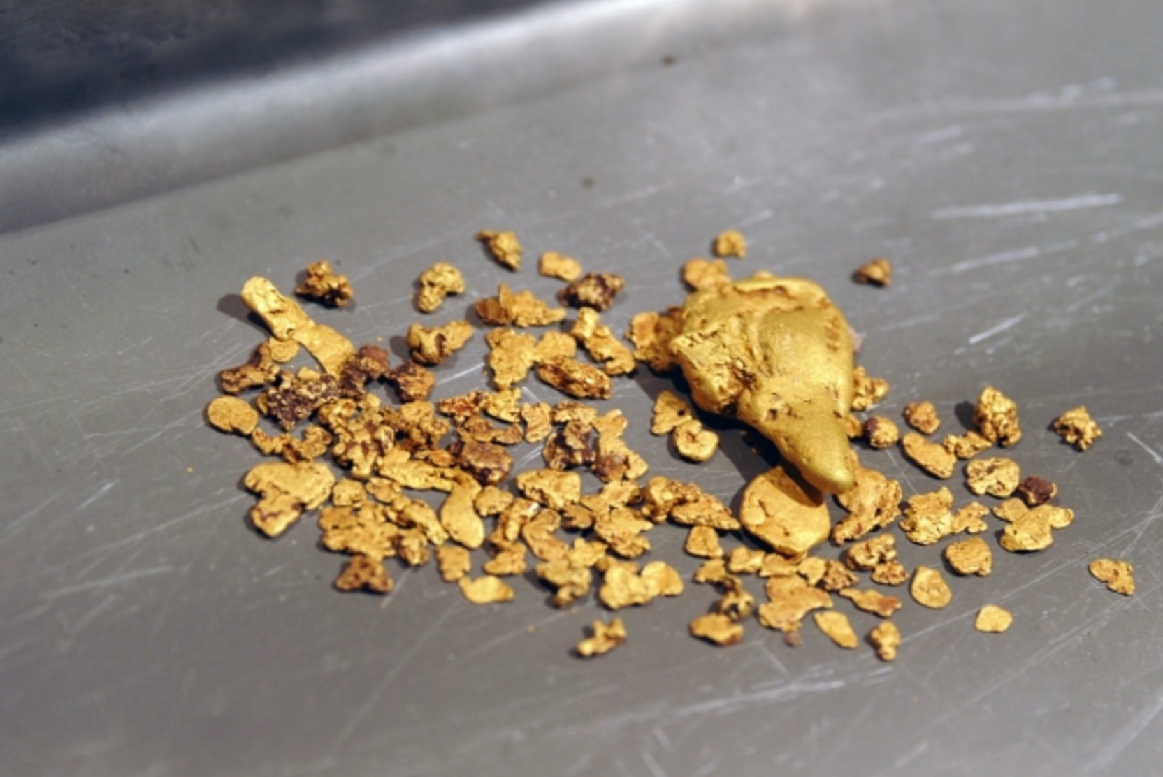 Правительство запретило вывозить из РФ лом драгоценных металлов