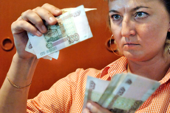 Неизвестный зачислил через банкомат в Москве сувенирные купюры на сумму 565 тыс. рублей