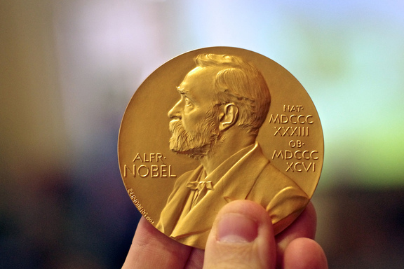Астроном назвал имена российских физиков, достойных Нобелевской премии