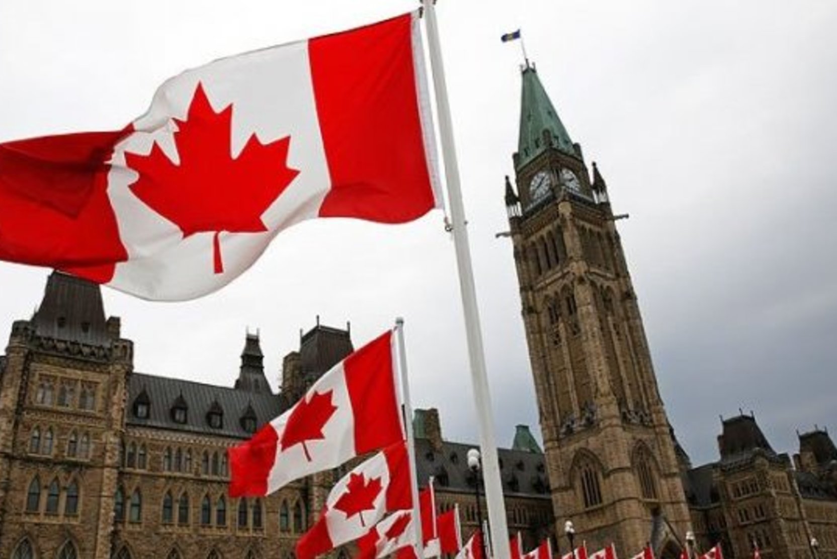 Россия ввела санкции против ста граждан Канады