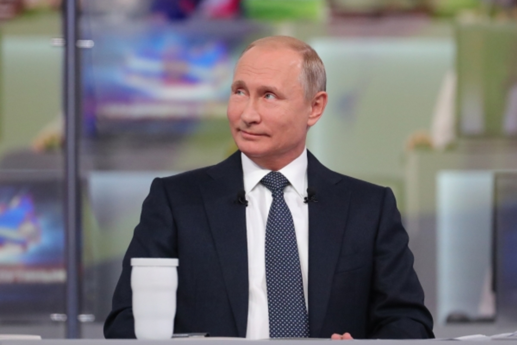 Число обращений к прямой линии с Путиным превысило 2 млн