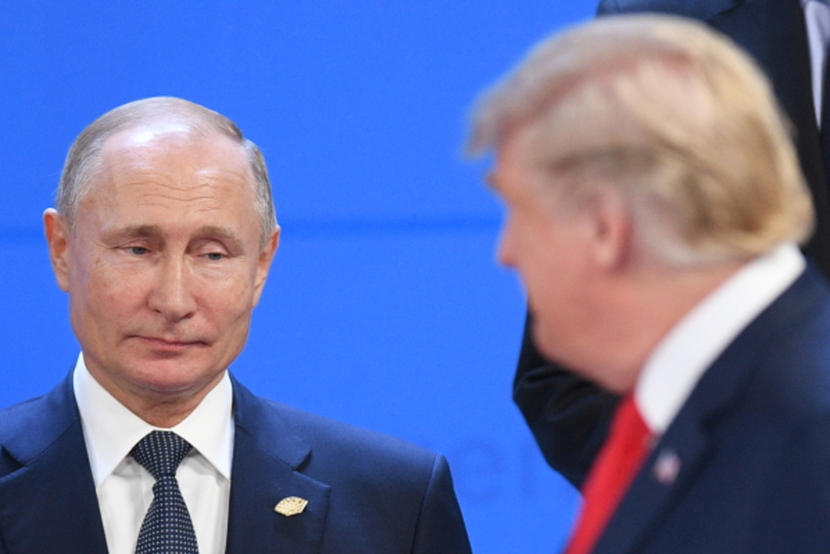 Байден: Трамп преклоняется перед Путиным