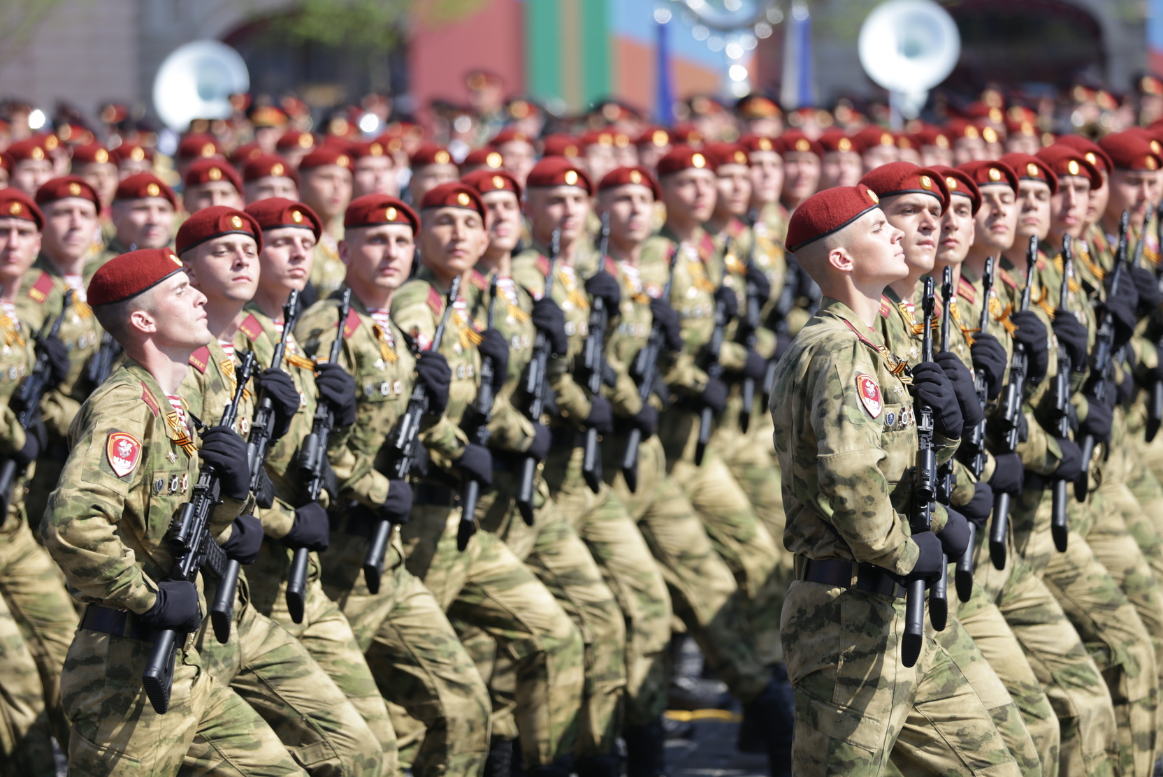 Русская это организованное вооруженное. Русские солдаты на параде. Российские военные на параде. Военная доктрина. Военная доктрина 2014 года.