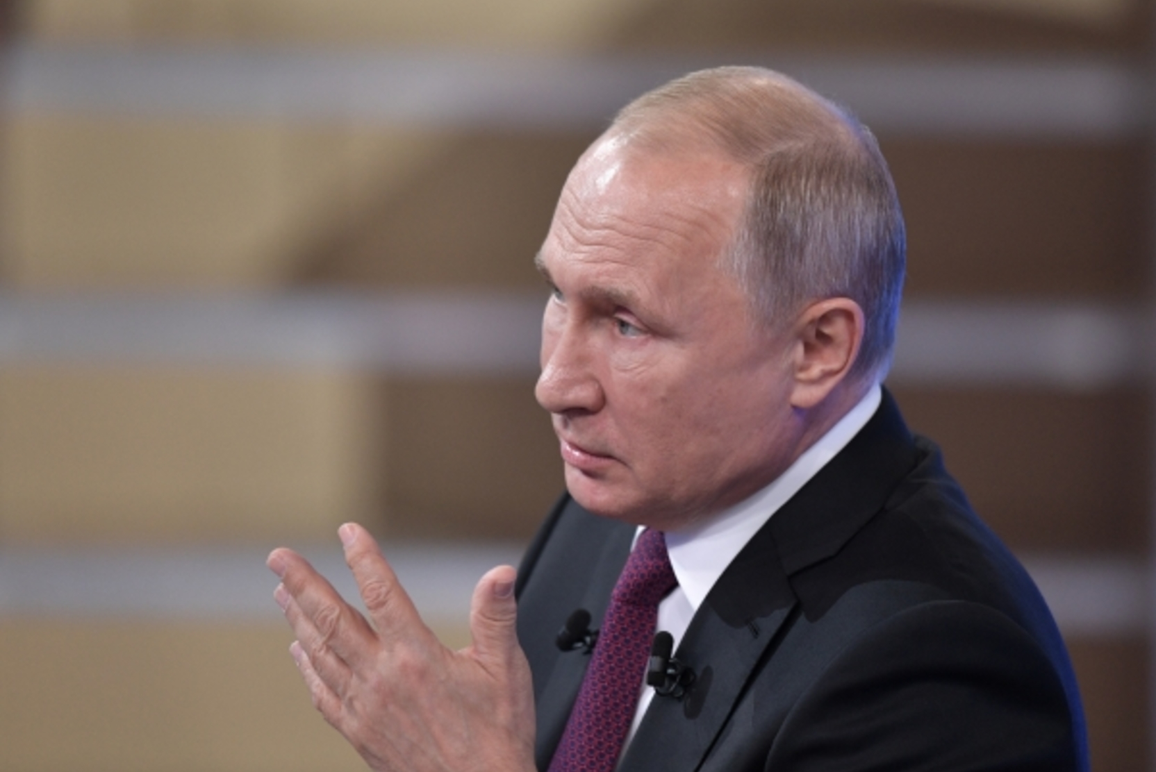 Путин потребовал оперативно пресекать попытки «раскачать» общество