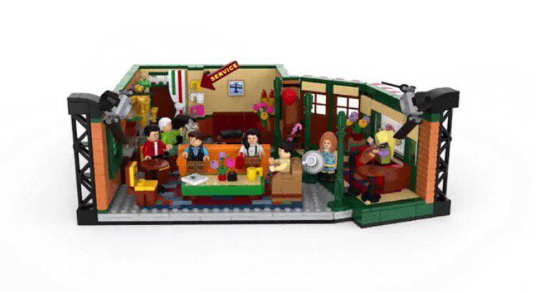 Житель Подмосковья собрал самый большой в СНГ город из Lego