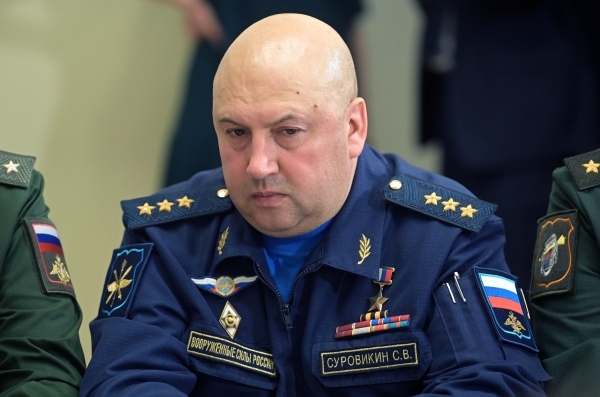 Суровикин: российские войска возобновили наступление на отдельных направлениях