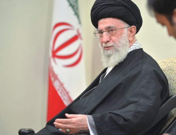 Хаменеи запретил ввоз в Иран американских и британских вакцин от COVID-19
