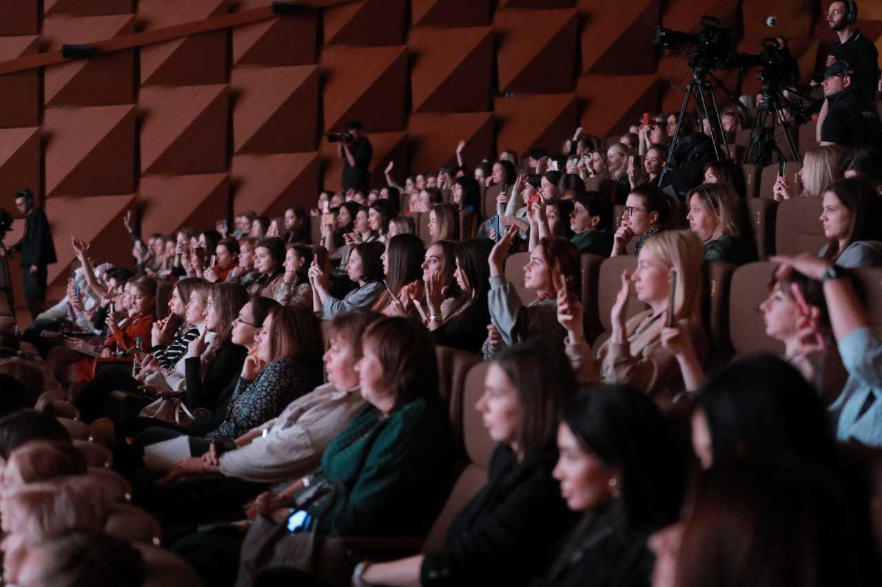 Первый форум телезрителей жить. Ассамблея здоровая Москва 2019. Ассамблея женщин предпринимателей. Форум зрители. Ассамблея здоровая 2019 фотографии.