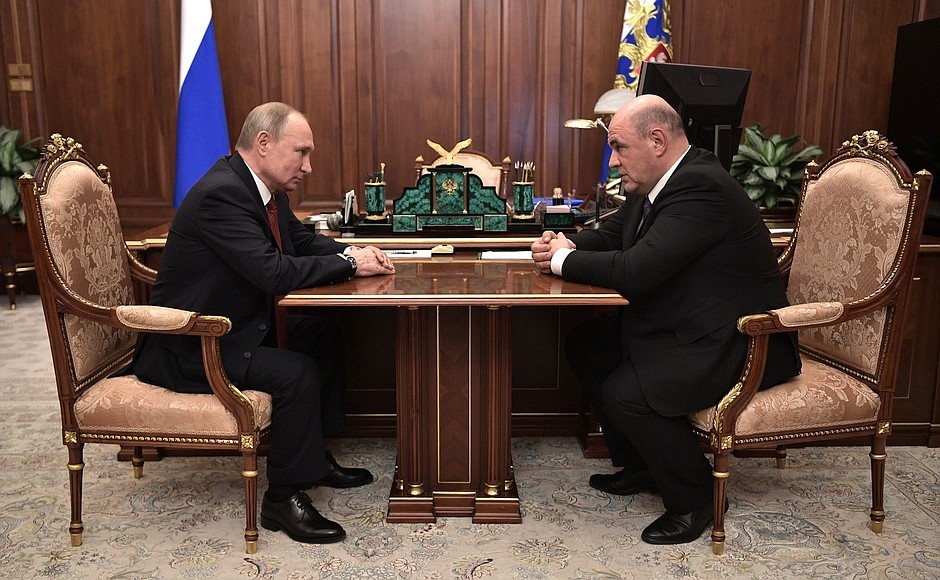 Путин призвал Мишустина работать без пауз
