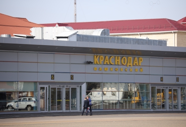 В Краснодаре аэропорт закрыли аэропорт из-за снегопада