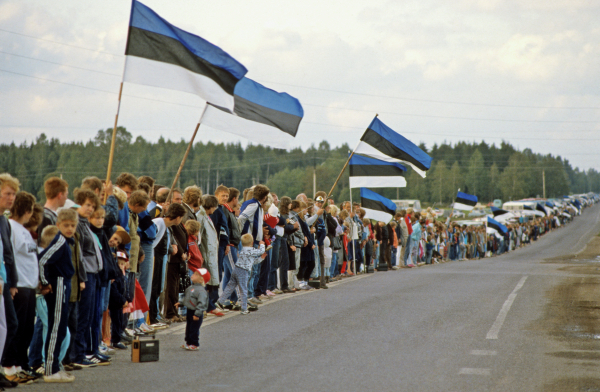 Проживающих в Эстонии граждан РФ и Белоруссии лишат права на оружие