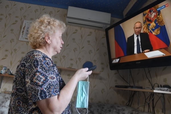 Уже 30 регионов: Россиян переводят в режим самоизоляции