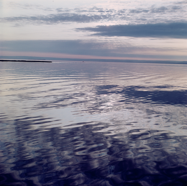 Сухогруз в Онежском озере сел на мель