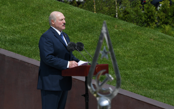 Лукашенко пригласит генпрокуроров РФ и Украины в Минск с связи с задержанием россиян