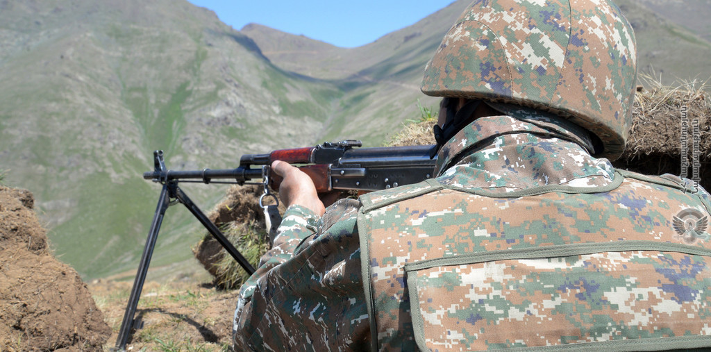 Минобороны Армении заявило об обстреле приграничных позиций со стороны Азербайджана