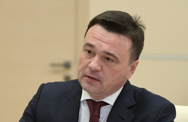 Глава Подмосковья поручил отказаться от подъемников на остановках РЖД