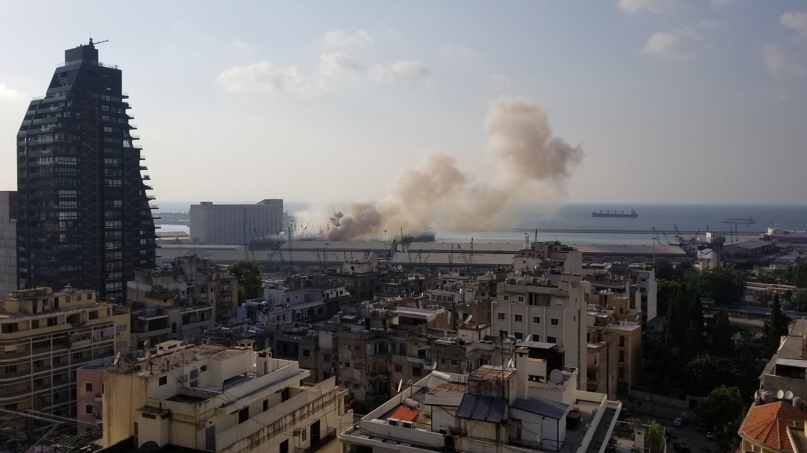 Взрыв в Бейруте сейсмологи сравнили с землетрясением магнитудой 4,5