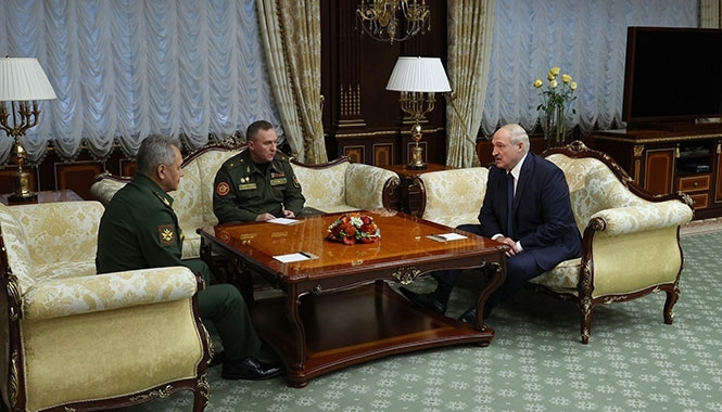 В Кремле опровергли слова Лукашенко о просьбе поставить вооружение