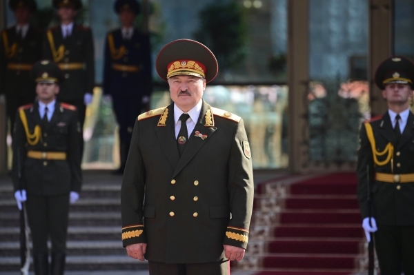 Лукашенко: Минск не будет защищать Европу от мигрантов-нелегалов