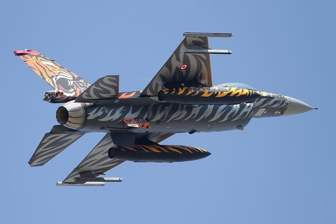 СМИ: Байден поддержал тренировку украинцев на истребителях F-16
