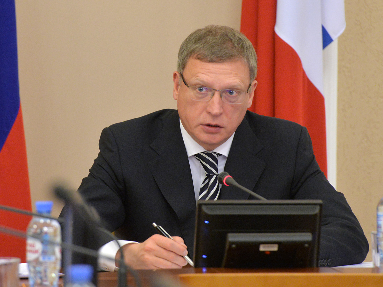 СМИ: в Кремле обсуждают отставку губернатора Омской области