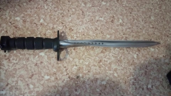 Мужчина с ножом напал на полицейских в Сочи