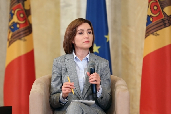 Санду заявила о готовности обсудить с Москвой долг Молдавии за российский газ