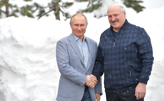 Самолет Лукашенко вылетел из Москвы