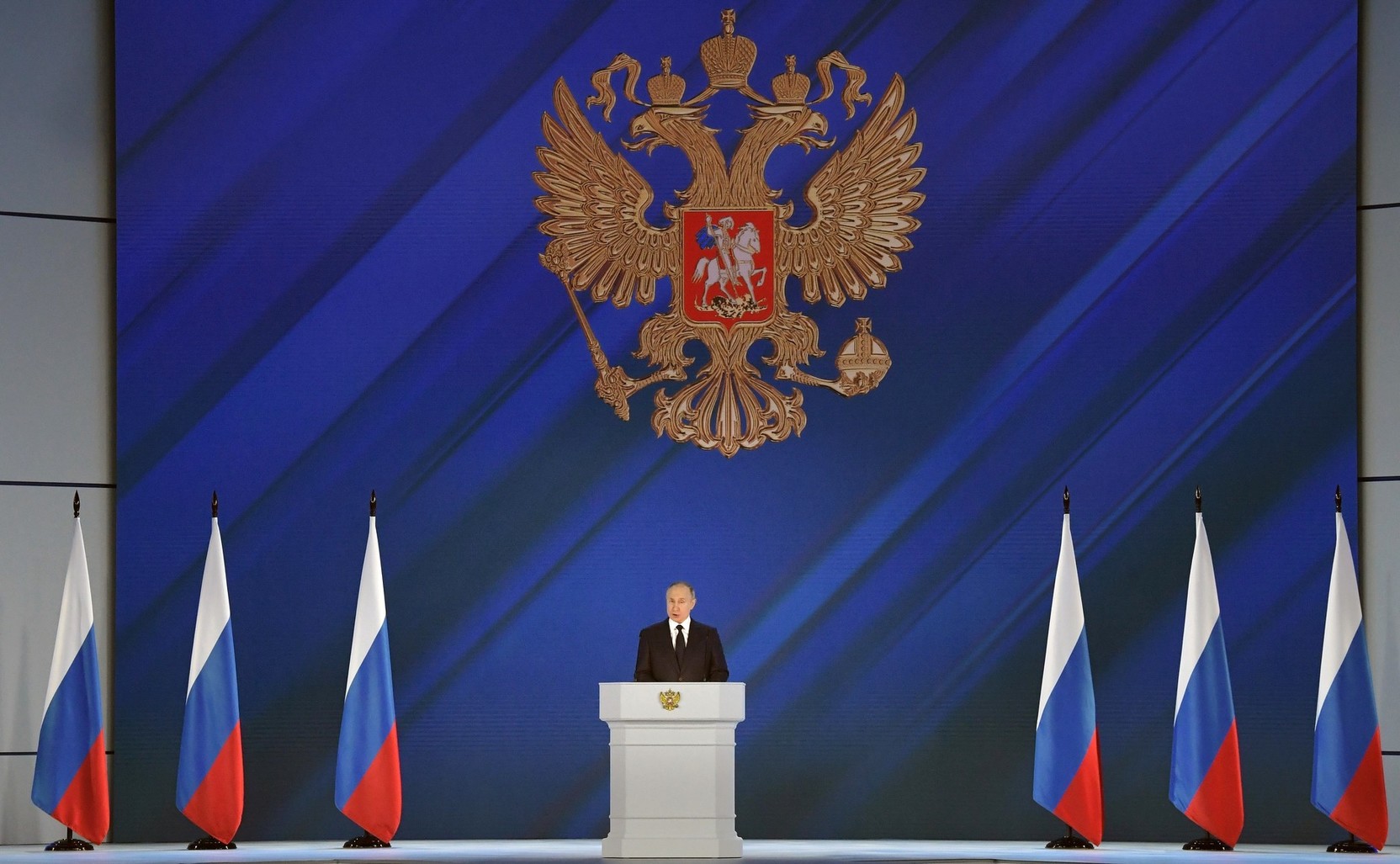 Песков заявил о непрерывной подготовке послания президента Федеральному собранию