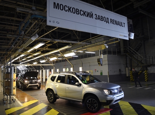 Reuters: Renault приостановит деятельность в РФ
