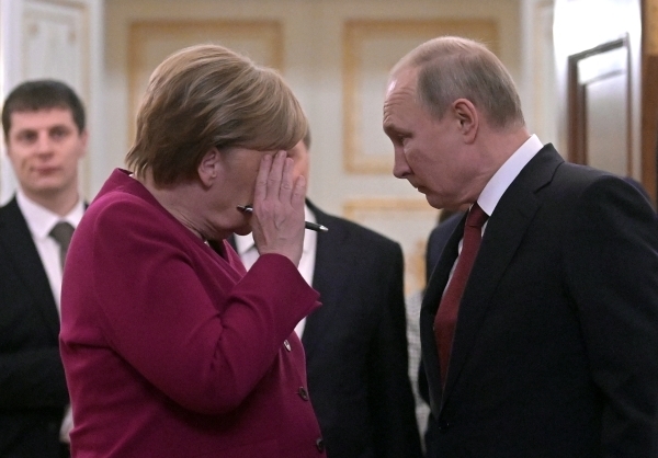 СМИ: Меркель не дали наладить диалог с Путиным