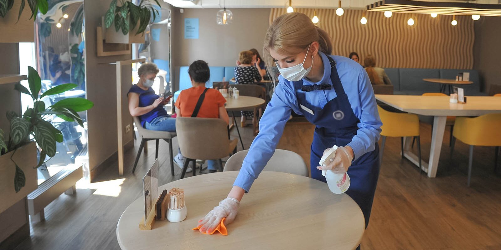 «Экономика без чудес»: Ресторатор спрогнозировал закрытие кафе после введения QR-кодов