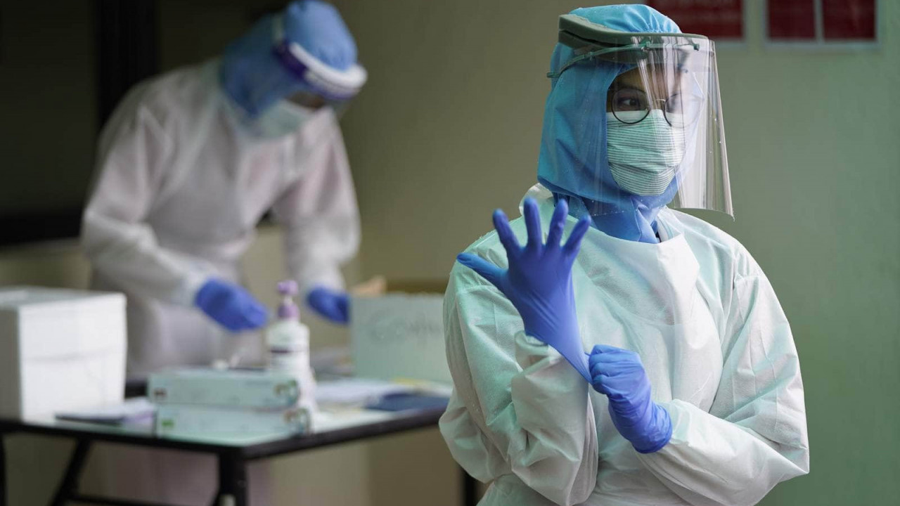 В России госпитализировали 1 200 человек с коронавирусом за сутки