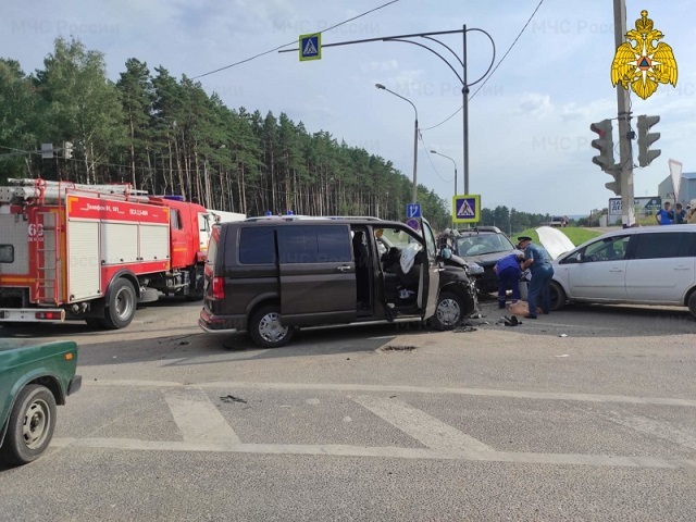 В результате ДТП в Обнинске с микроавтобусом пострадали не менее пяти человек