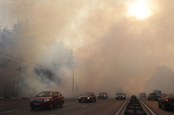 В Москве из-за пожара на Третьем транспортном кольце ограничили движение 