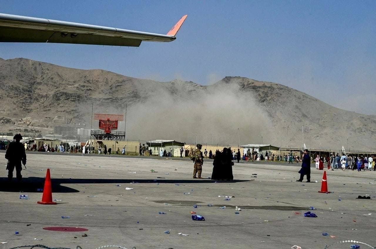 СМИ: Талибы начали занимать аэропорт в Кабуле