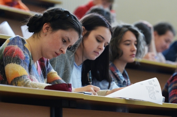 Калужские студенты смогут рассчитывать на стипендию в 12 тысяч рублей