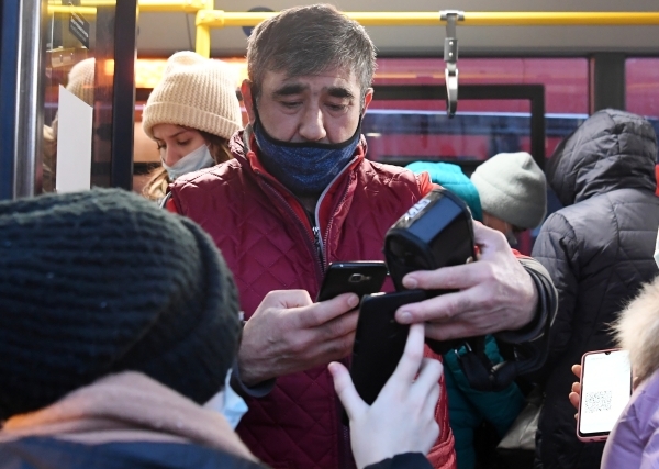 Губернатор Свердловской области разрешил ТРЦ работать без  QR-кодов до 20 января