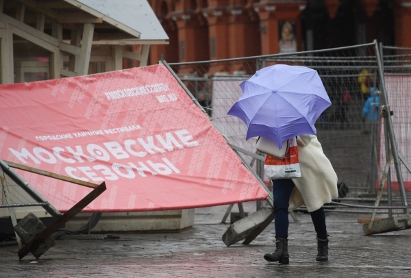 Девятибалльный шторм с порывами ветра до 25 м/с придет в Москву