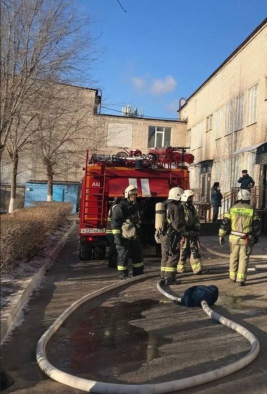 Семнадцать человек пострадали при пожаре в жилом доме в Чебоксарах